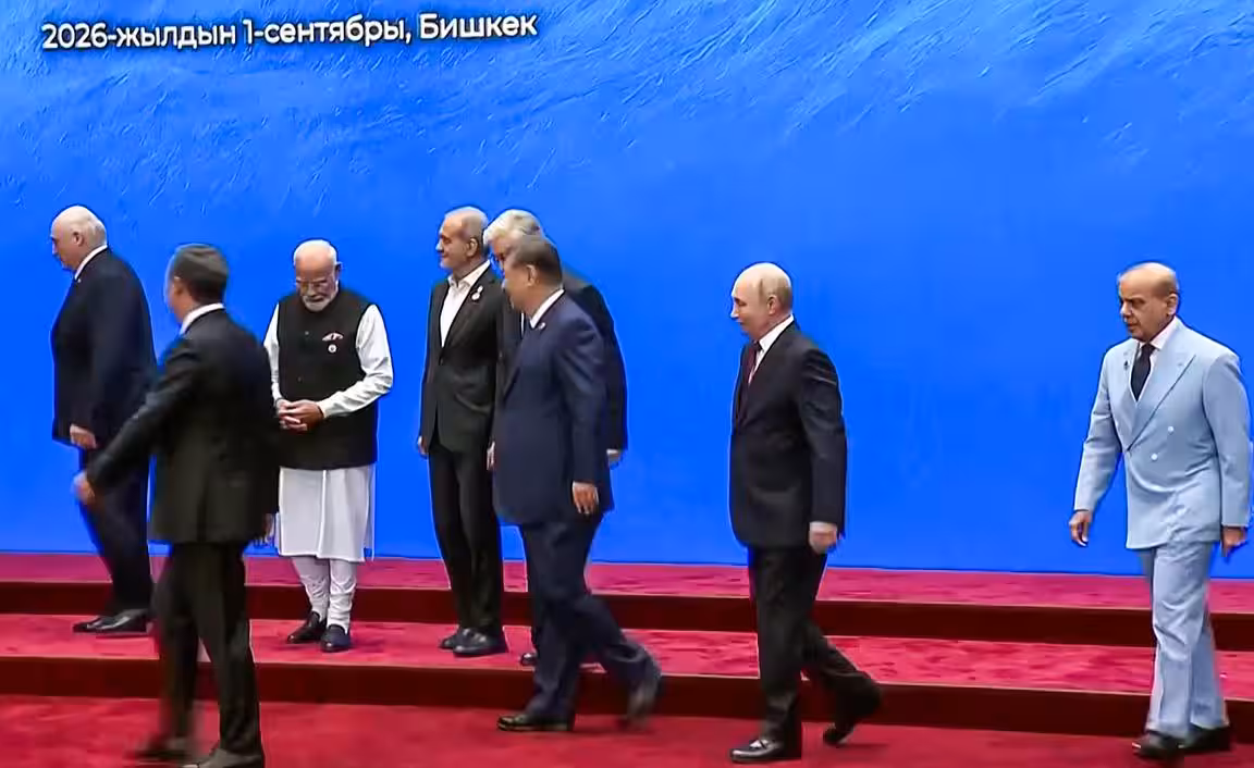 मुंह ताकता रहा PAK! जिनपिंग से हैंड शेक, शहबाज से दूरी! SCO में PM मोदी का बड़ा मूव