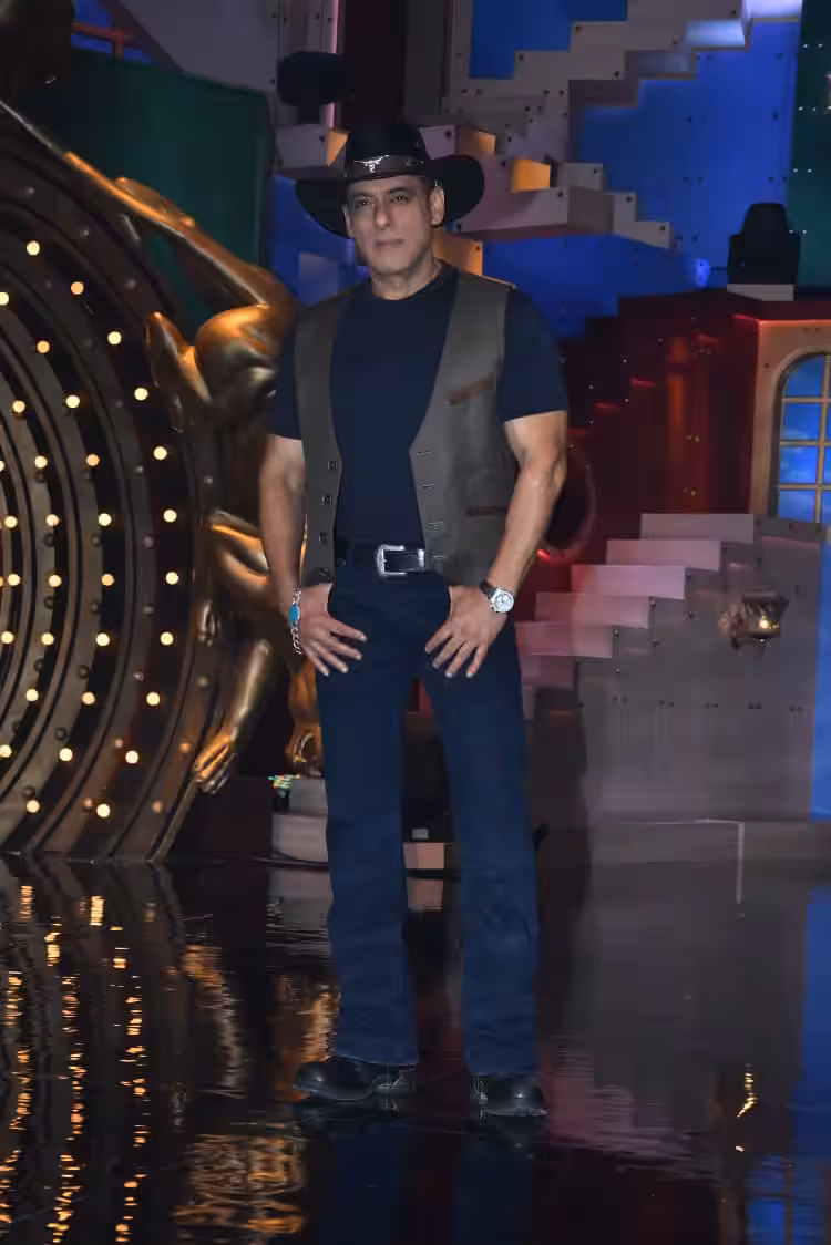 Bigg Boss 20 से सामने आई सलमान खान की पहली झलक, हैट में लगे डैशिंग